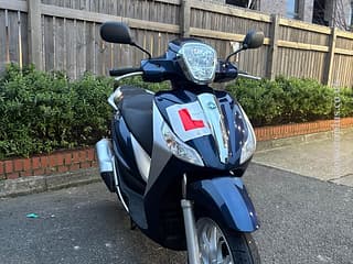 Scooter Piaggio Medley 125cc for sale • Mopeds and scooters in the UK