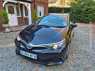 Toyota Auris. The UK Car, Motorcycle and Bicycle Market