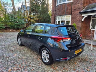 For Sale Toyota Auris, 2015, hybrid, automatic. Harrow - Pinner, Stanmore